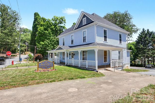 601 College Avenue SW, Lenoir, NC 28645