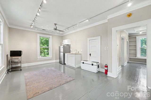 601 College Avenue SW, Lenoir, NC 28645