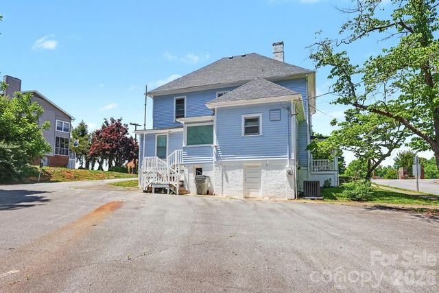 601 College Avenue SW, Lenoir, NC 28645