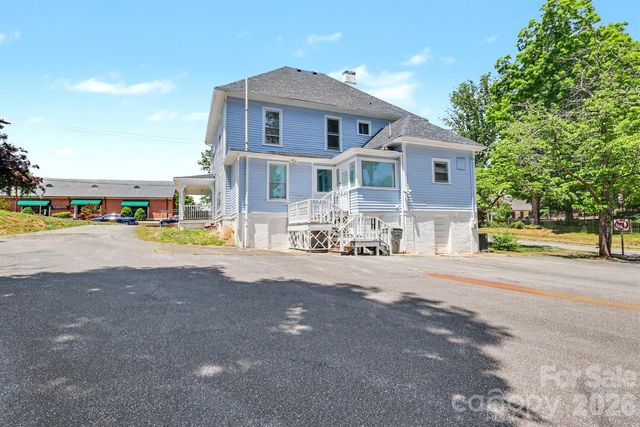 601 College Avenue SW, Lenoir, NC 28645