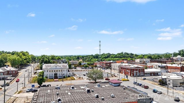 601 College Avenue SW, Lenoir, NC 28645