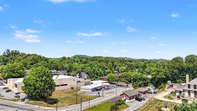 601 College Avenue SW, Lenoir, NC 28645