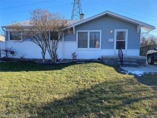 4812 BERWYN Drive, Warren, MI 48092