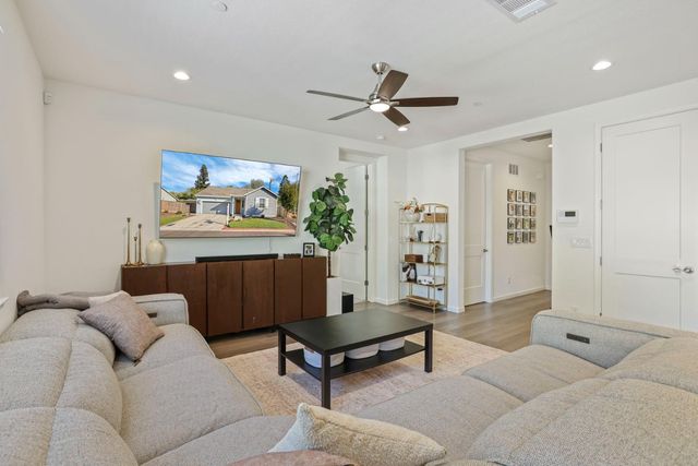 8237 Caminata lane, Carmichael, CA 95608