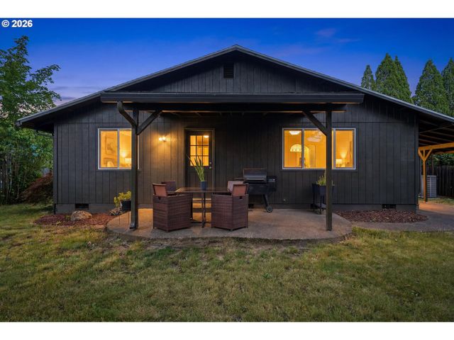 909 N SITKA Ave, Newberg, OR 97132