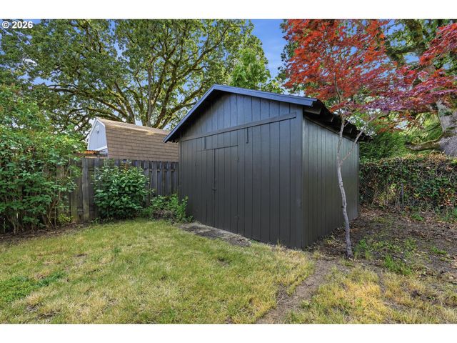 909 N SITKA Ave, Newberg, OR 97132