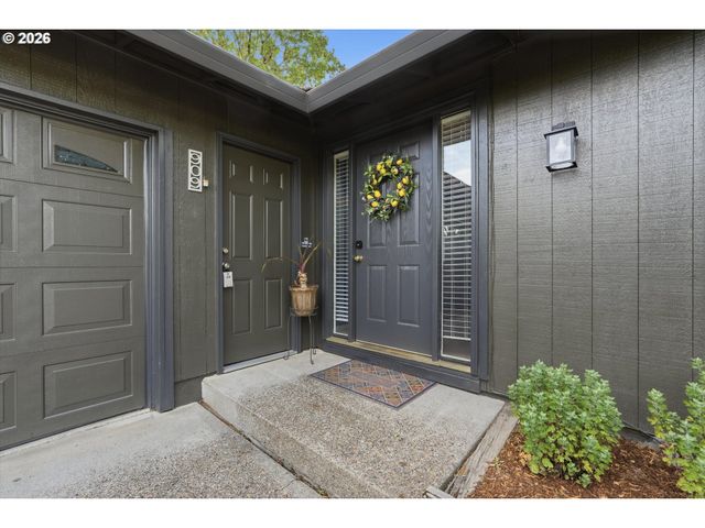 909 N SITKA Ave, Newberg, OR 97132