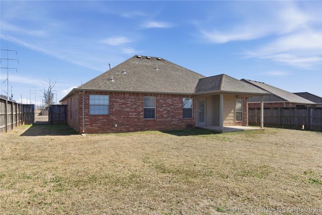 11602 S Mulberry Lane, Jenks, OK 74037