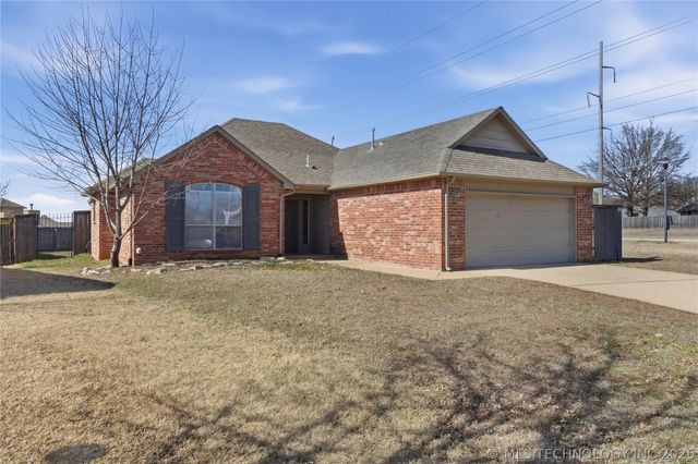 11602 S Mulberry Lane, Jenks, OK 74037
