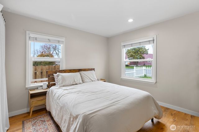 951 SE Dock Street, Oak Harbor, WA 98277