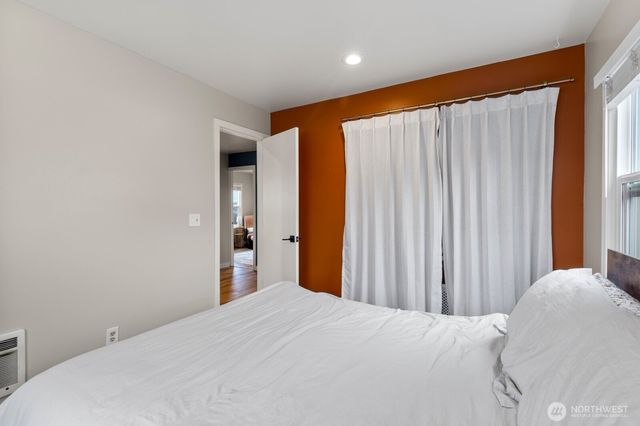 951 SE Dock Street, Oak Harbor, WA 98277