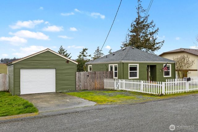 951 SE Dock Street, Oak Harbor, WA 98277