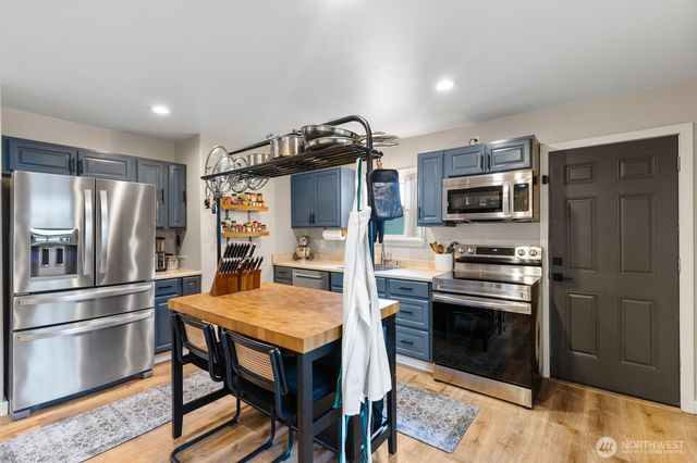 951 SE Dock Street, Oak Harbor, WA 98277