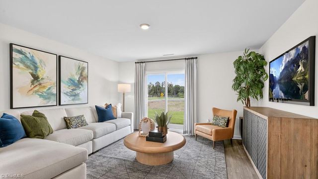 117 Beechwood Circle, Thomasville, NC 27360