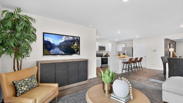 117 Beechwood Circle, Thomasville, NC 27360