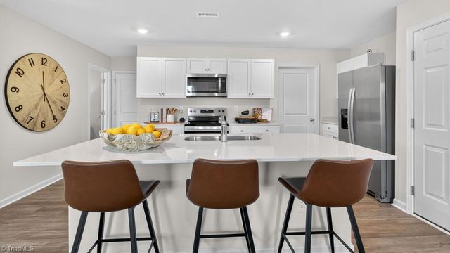 117 Beechwood Circle, Thomasville, NC 27360