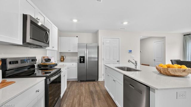 117 Beechwood Circle, Thomasville, NC 27360