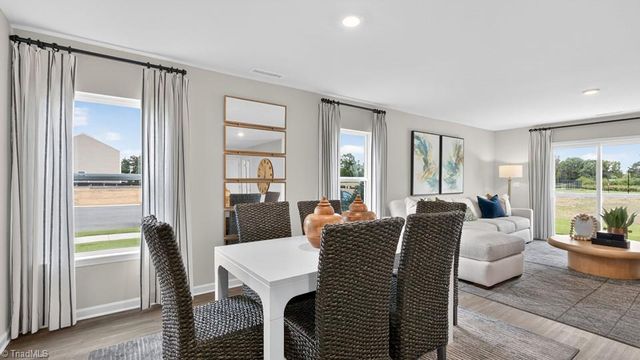 117 Beechwood Circle, Thomasville, NC 27360