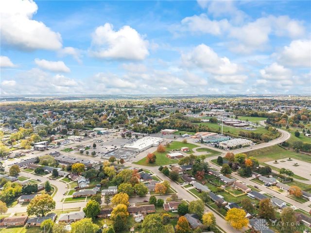 190 Robin Hood Lane, Troy, OH 45373