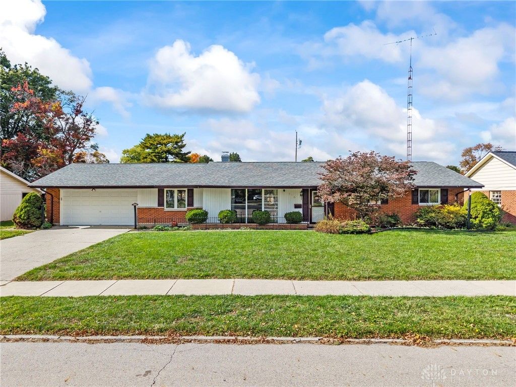 190 Robin Hood Lane, Troy, OH 45373