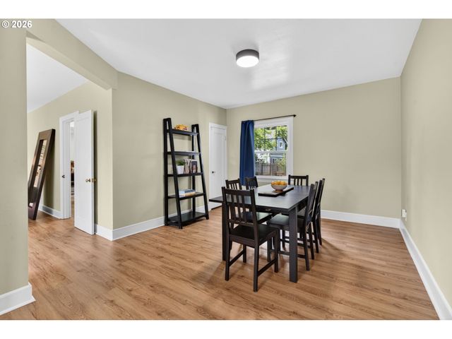 2241 Se 92ND Ave, Portland, OR 97216