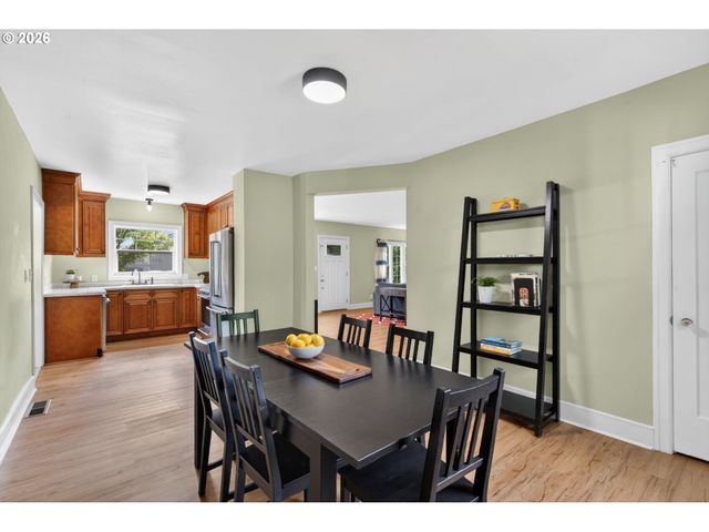 2241 Se 92ND Ave, Portland, OR 97216
