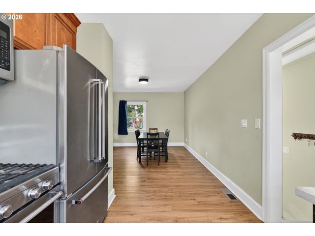 2241 Se 92ND Ave, Portland, OR 97216