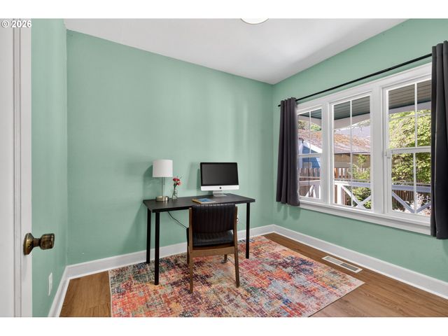 2241 Se 92ND Ave, Portland, OR 97216