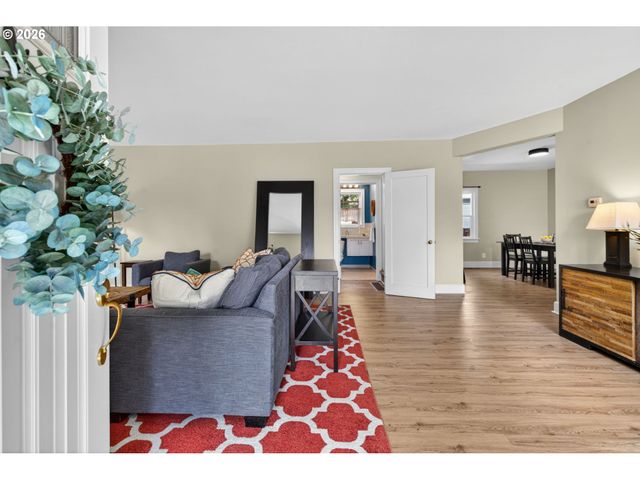 2241 Se 92ND Ave, Portland, OR 97216