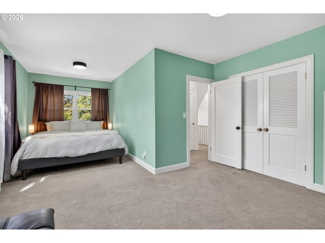 2241 Se 92ND Ave, Portland, OR 97216