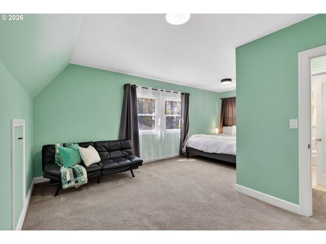 2241 Se 92ND Ave, Portland, OR 97216