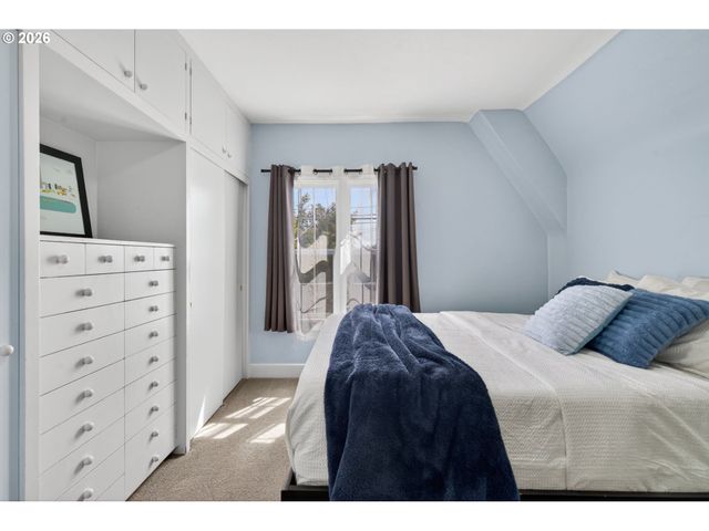 2241 Se 92ND Ave, Portland, OR 97216