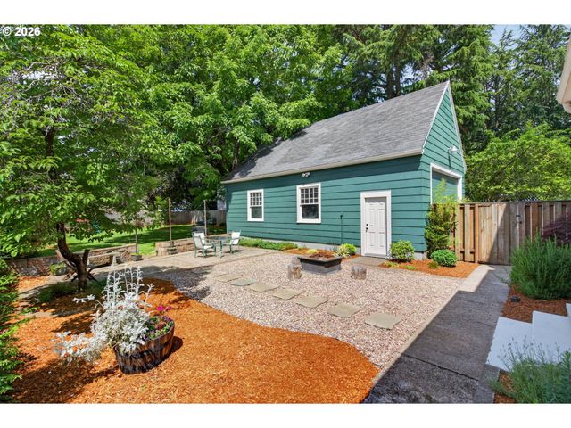 2241 Se 92ND Ave, Portland, OR 97216