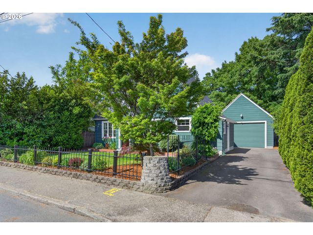 2241 Se 92ND Ave, Portland, OR 97216