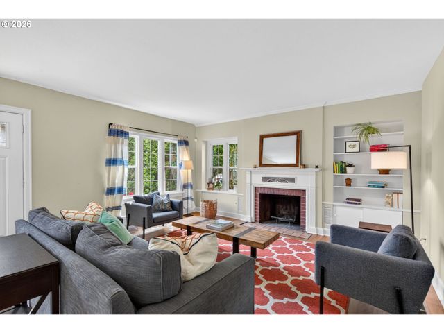 2241 Se 92ND Ave, Portland, OR 97216
