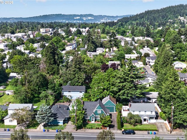 2241 Se 92ND Ave, Portland, OR 97216