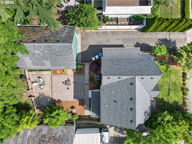 2241 Se 92ND Ave, Portland, OR 97216