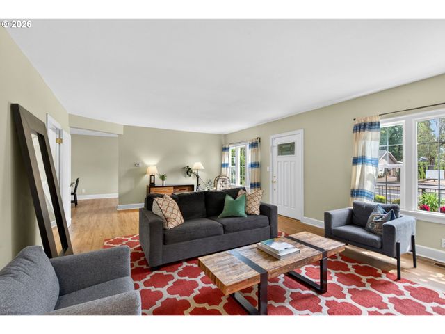 2241 Se 92ND Ave, Portland, OR 97216