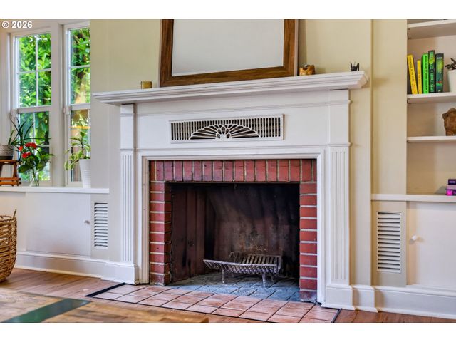 2241 Se 92ND Ave, Portland, OR 97216