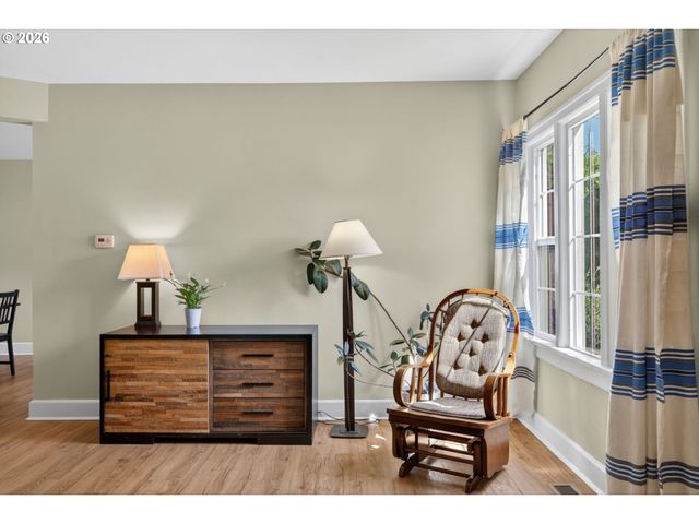 2241 Se 92ND Ave, Portland, OR 97216