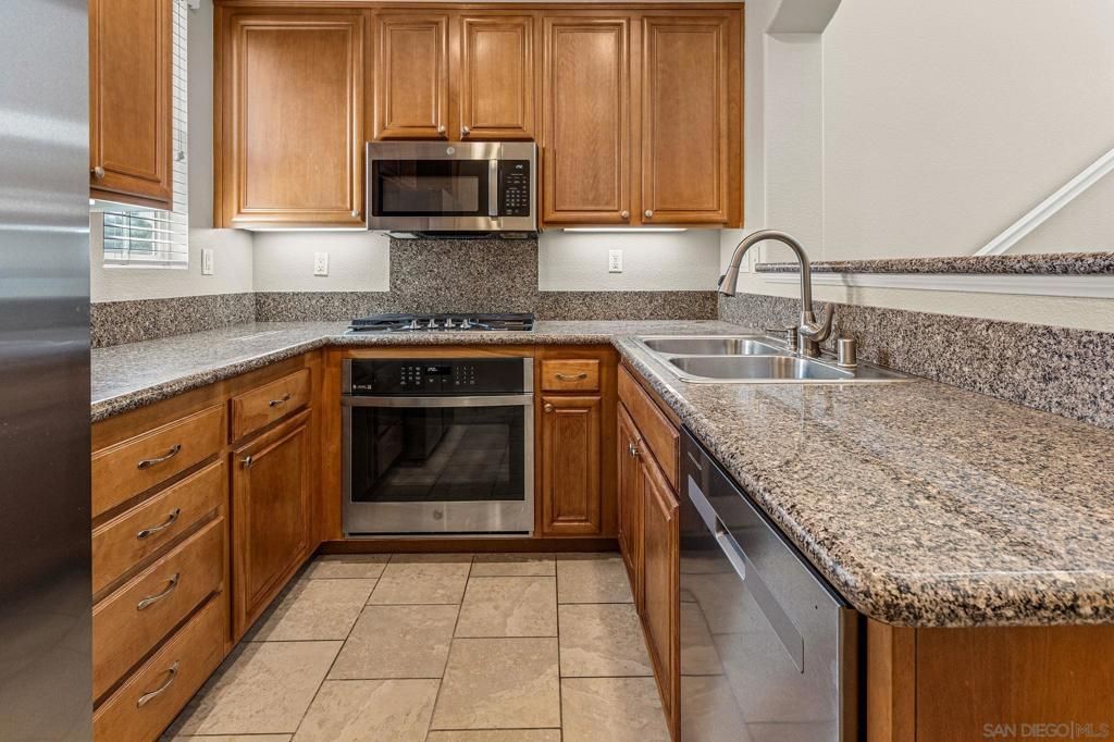 977 Pearleaf Ct, San Marcos, CA 92078 — photo 5