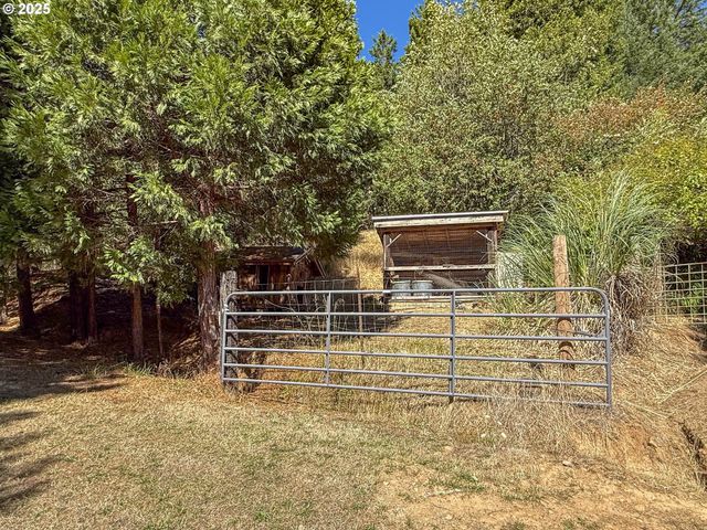 27001 STATE HIGHWAY 42, Camas Valley, OR 97416