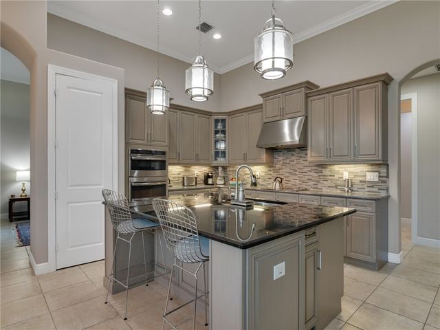 8260 Halbert Lane, Vero Beach, FL 32968