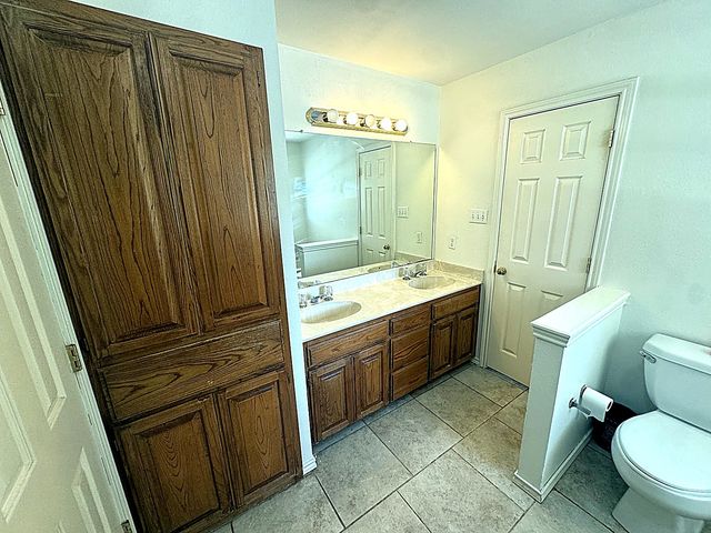 1599 County Road 2925, Dodd City, TX 75438
