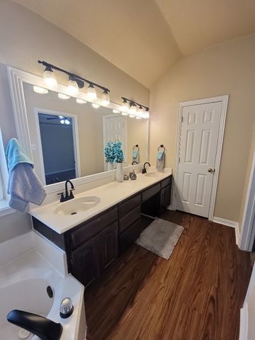 611 Linda Drive, Burleson, TX 76028