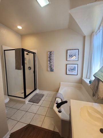 611 Linda Drive, Burleson, TX 76028