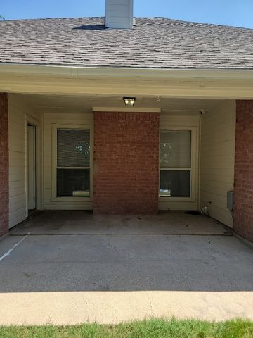 611 Linda Drive, Burleson, TX 76028