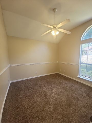 611 Linda Drive, Burleson, TX 76028