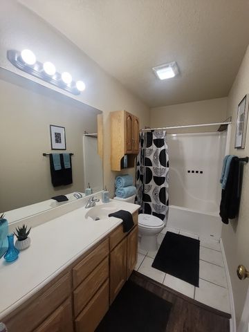 611 Linda Drive, Burleson, TX 76028