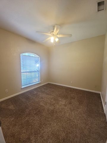 611 Linda Drive, Burleson, TX 76028